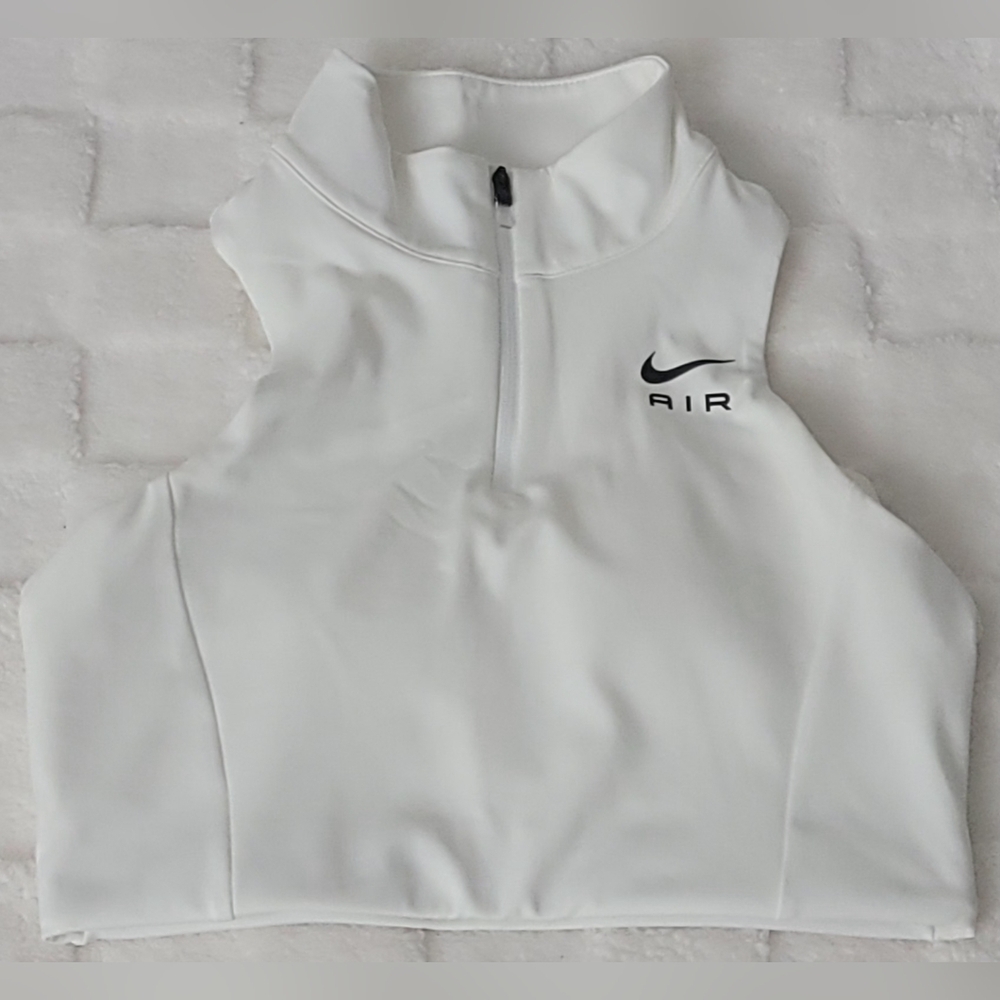 Nike Air Swoosh Mock Neck 1/2 Zip Medium Support Sports Bra White Size S BNWOT